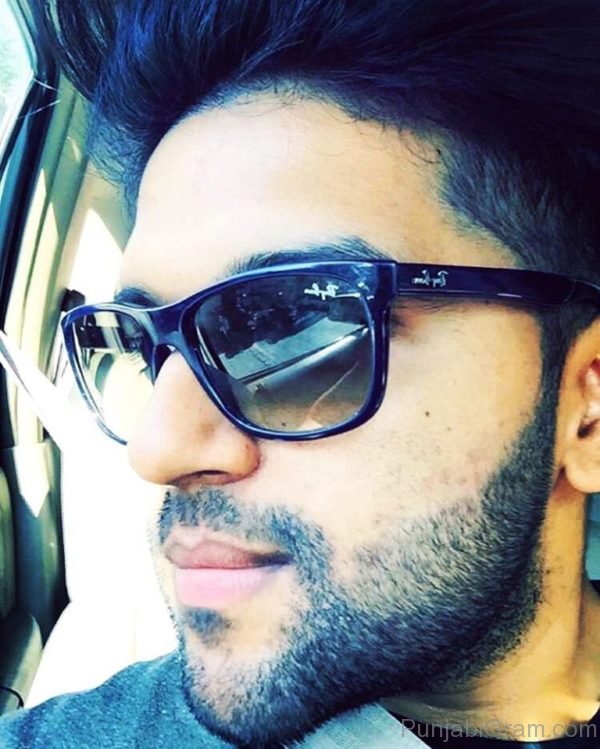 Selfie Of Guru Randhawa-36701