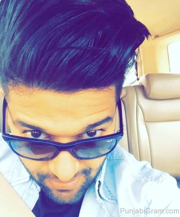 Selfie Of Guru Randhawa-36702