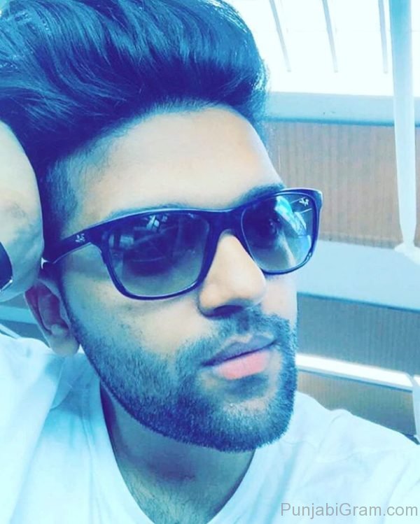 Selfie Of Guru Randhawa-36703