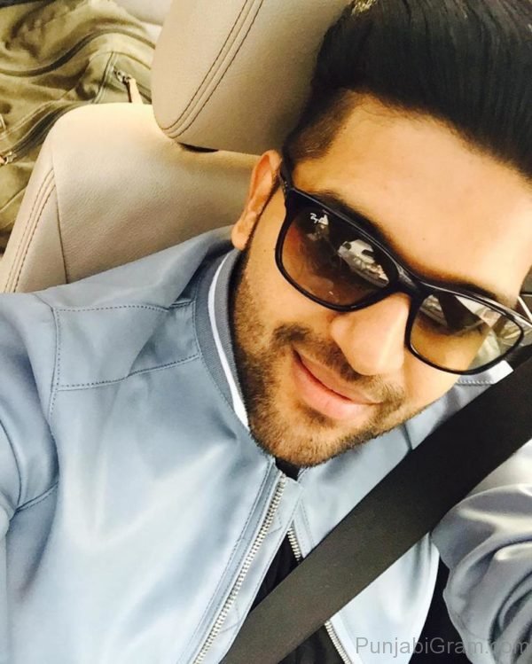 Selfie Of Guru Randhawa-36714