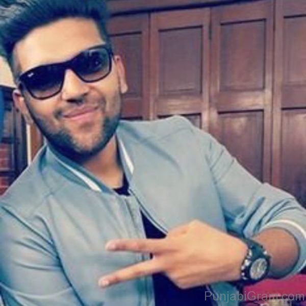 Selfie Of Guru Randhawa-36715