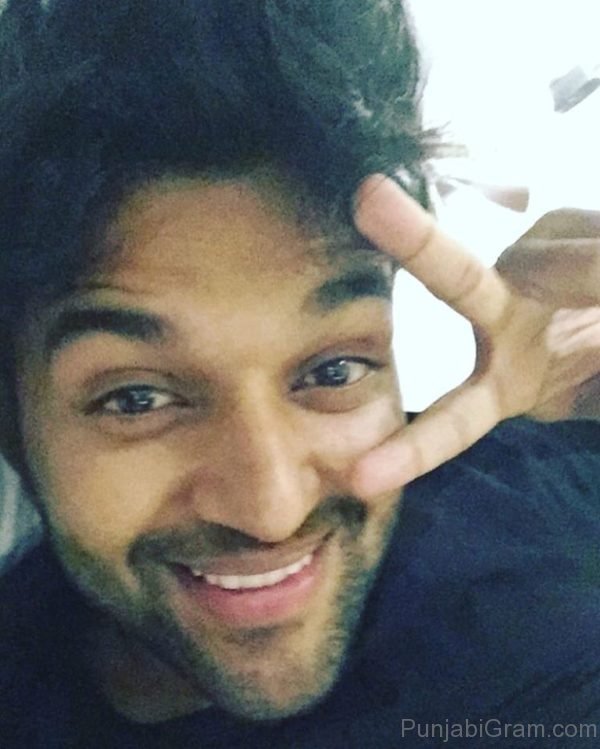 Selfie Of Guru Randhawa-36716