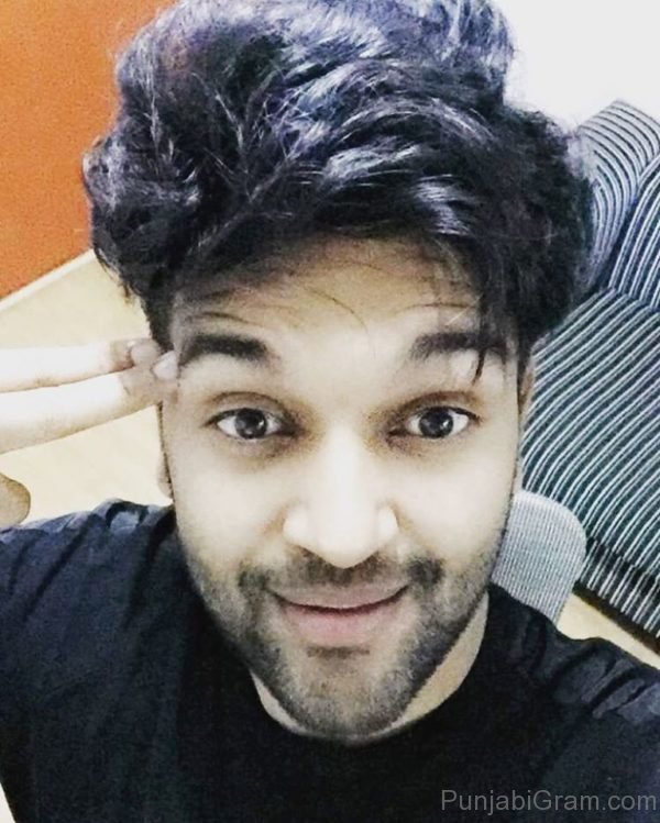 Selfie Of Guru Randhawa-36717