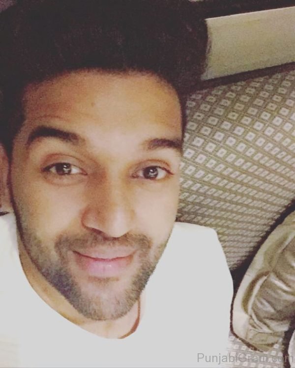 Selfie Of Guru Randhawa-36723