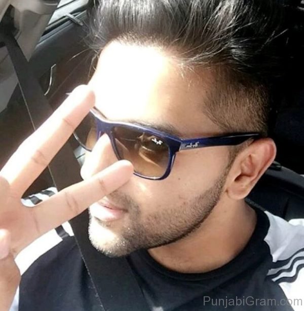 Selfie Of Guru Randhawa-36724