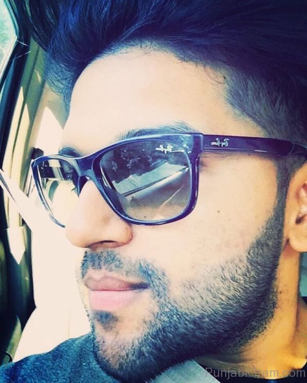 Selfie Of Guru Randhawa-36725