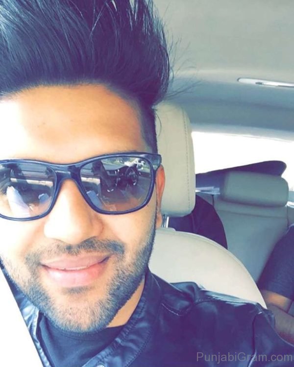 Selfie Of Guru Randhawa-36727