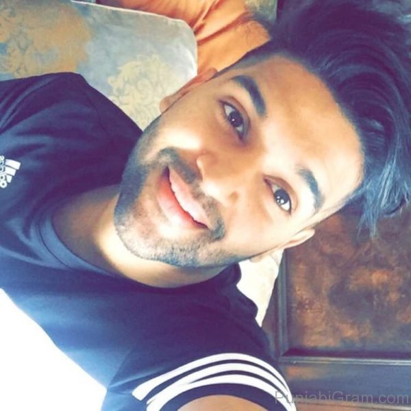 Selfie Of Guru Randhawa-36728