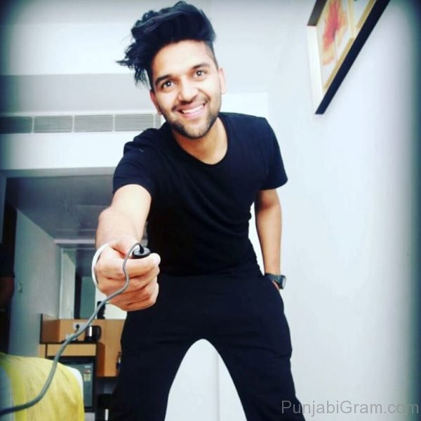 Selfie Of Guru Randhawa-36729