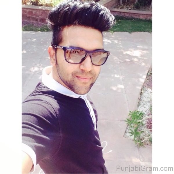 Selfie Of Guru Randhawa-36746