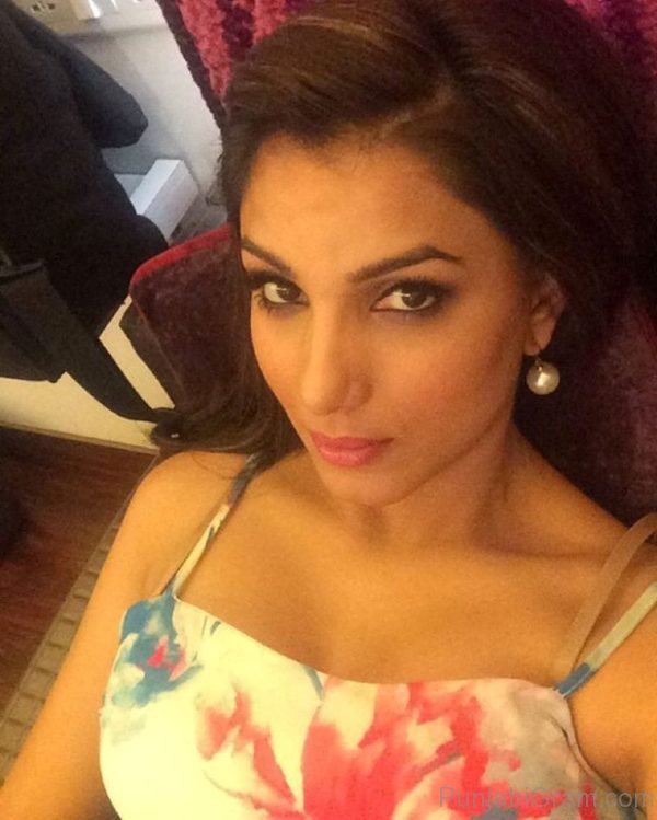 Selfie Of Monica Gill-037