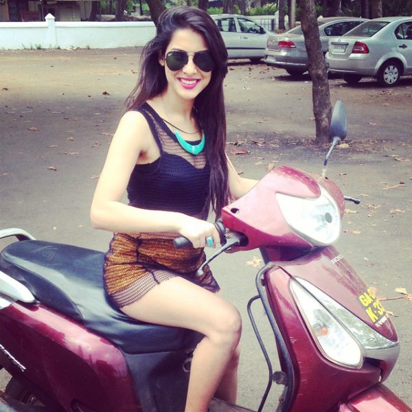 Sheetal Thakur Drive Scooty-090179