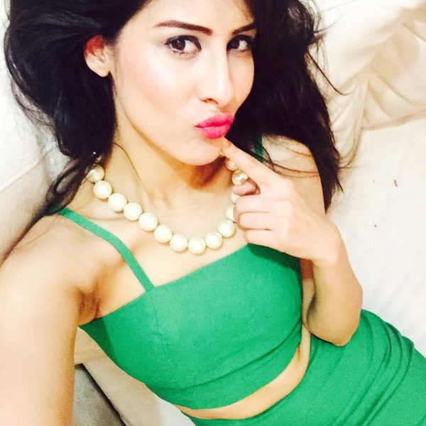 Sheetal Thakur Looking Fabulous In Green Dress-08