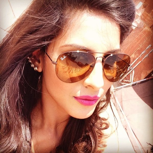 Sheetal Thakur Wearing Ray Ban Goggles- 090267