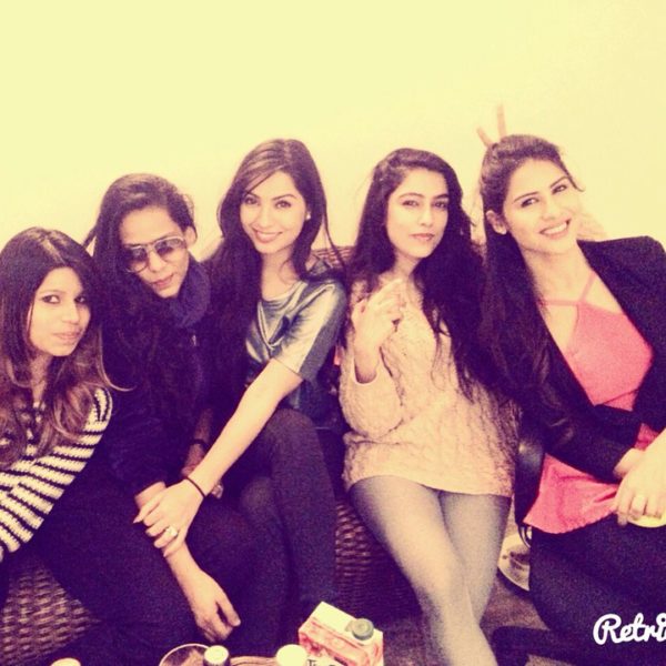 Sheetal Thakur With Friends -090131