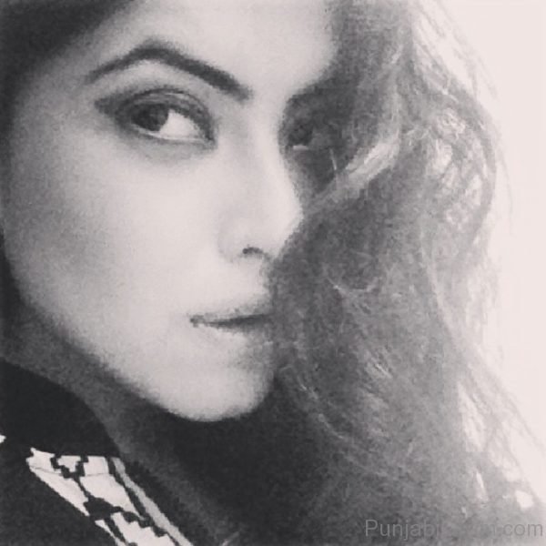 Black And White Photo Of Simi Chahal -00330