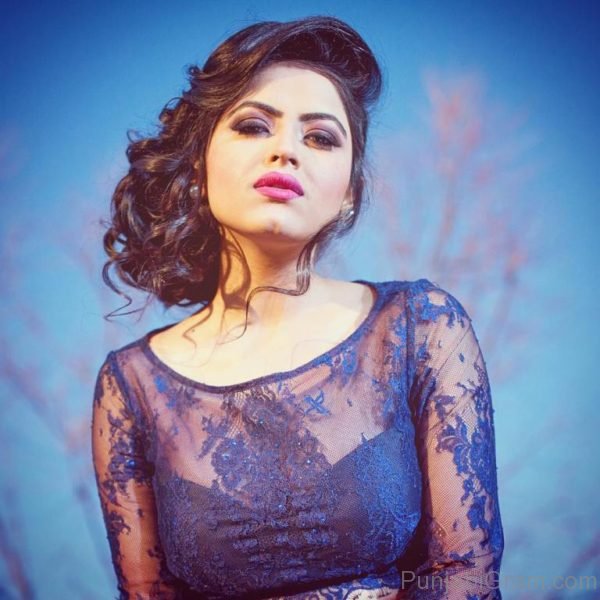 Image Of Good Looking Simi Chahal -00183