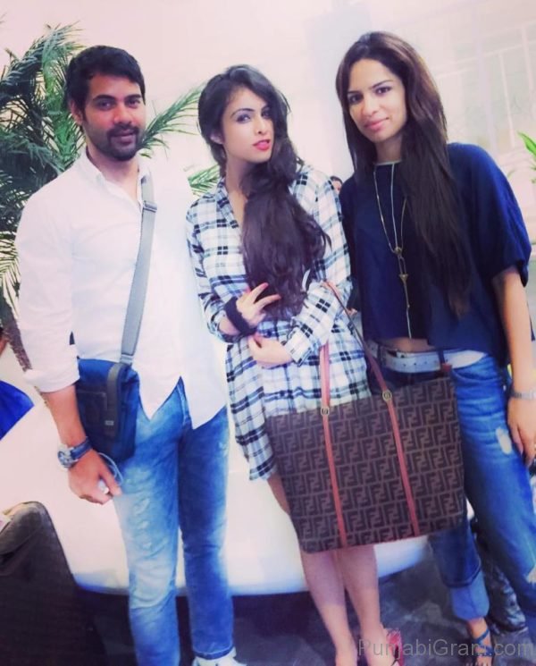 Neha Malik With Friends-0213