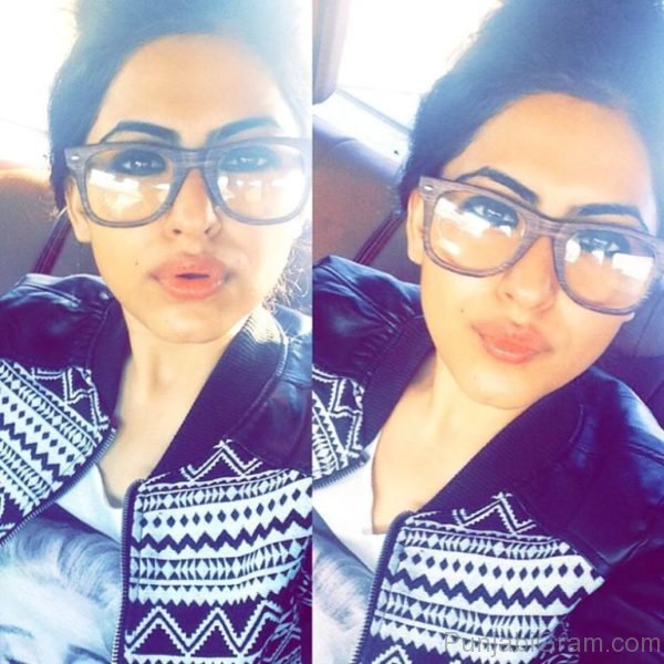 Simi Chahal Wearing Goggles-00110