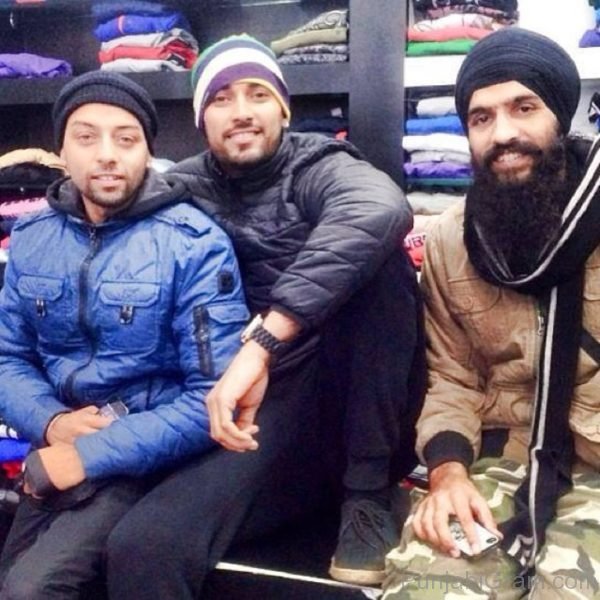 Garry Sandhu With Friends-246