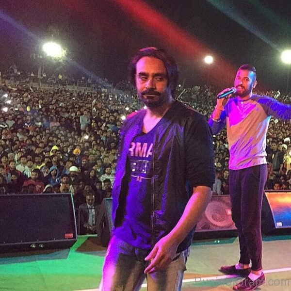 Garry With Babbu Maan On Stage-409