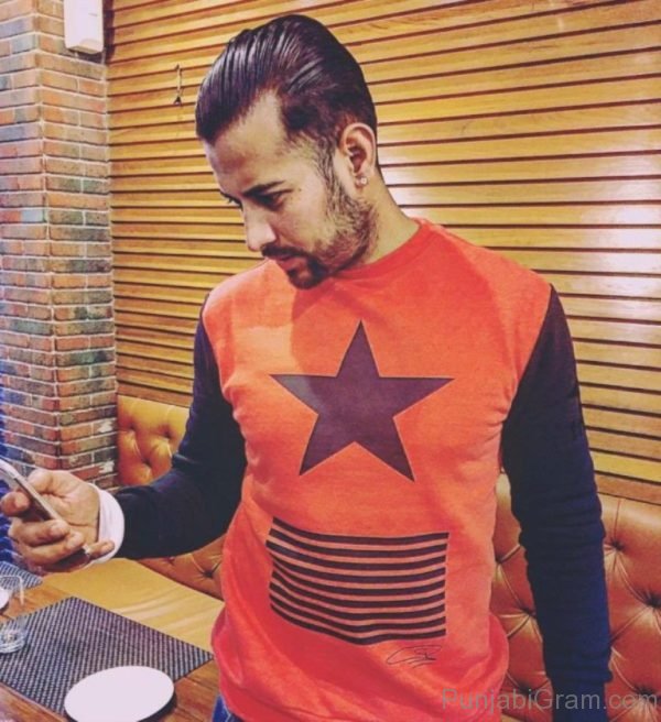 Garry sandhu nice pose