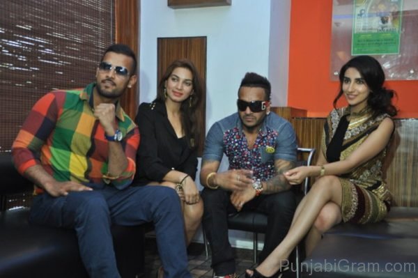 Garry sandhu with jazzy b and other actresses