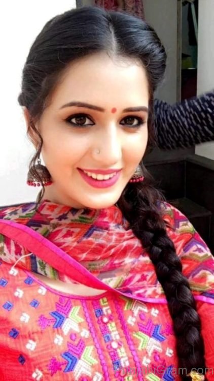 Isha Rikhi cute selfie pose