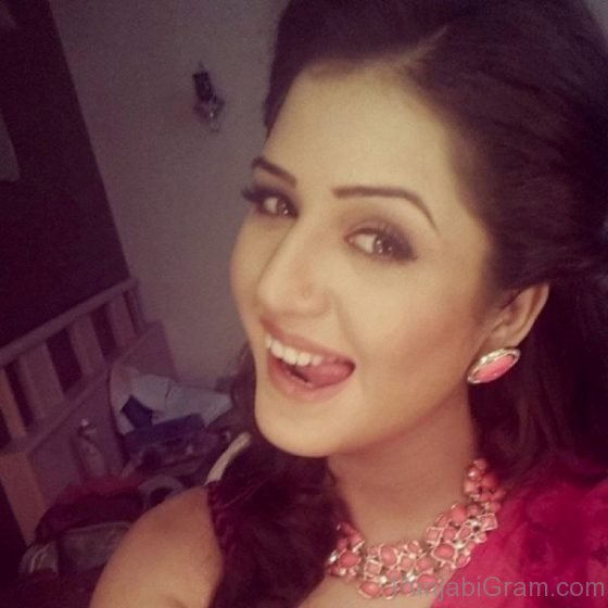 Isha Rikhi funny selfie