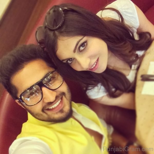 Jassi Gill With Beautiful Girl-544