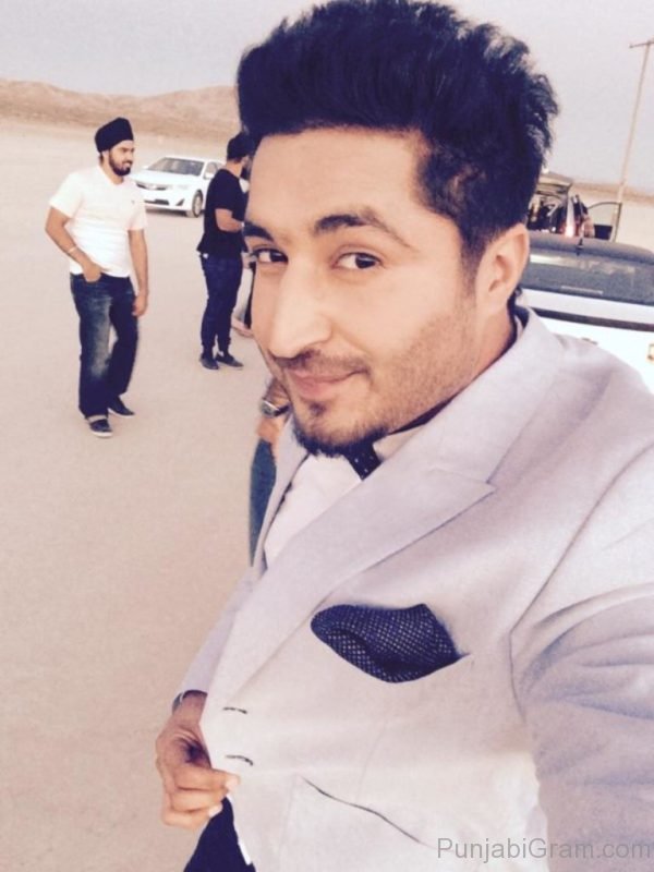 Jassi gill during video song 21