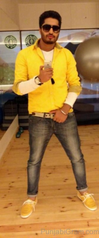 Jassi gill looking nice 360