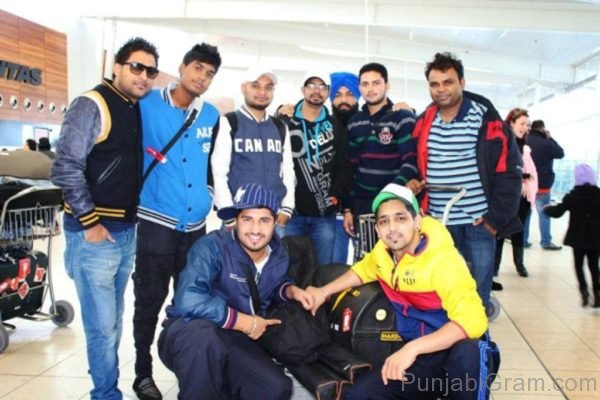 Jassi gill with punjabi singers