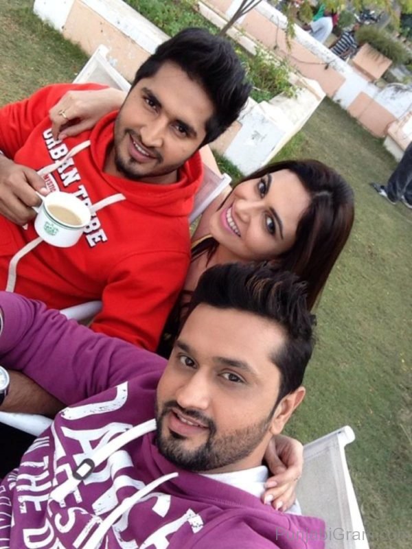 Jassi gill with roshan prince And Other Actress