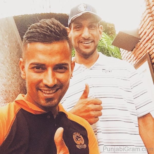 Photo Of Garry Sandhu Looking Fashionable-039