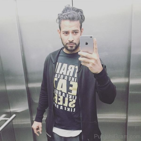 Photograph Of Fashionable Garry Sandhu-105