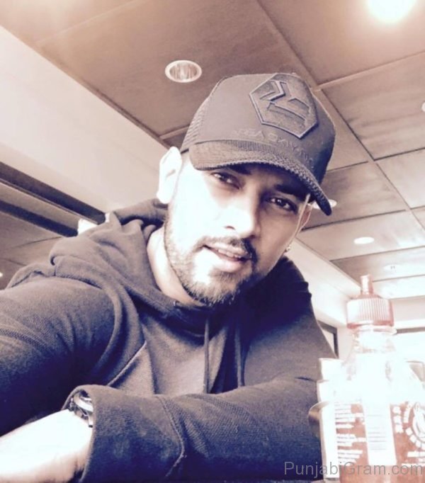 Pic Of Garry sandhu looking dashing