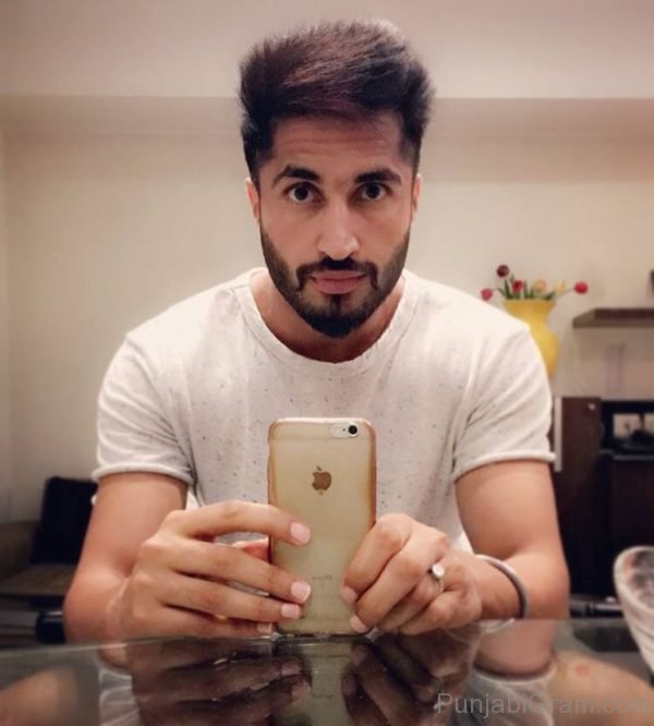 Pic Of Impressive Jassi Gill-252