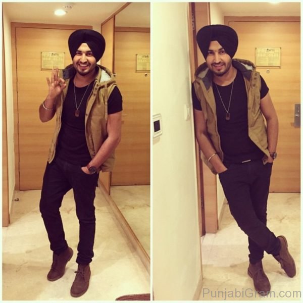 Pic Of Jassi Gill Looking Smart-723