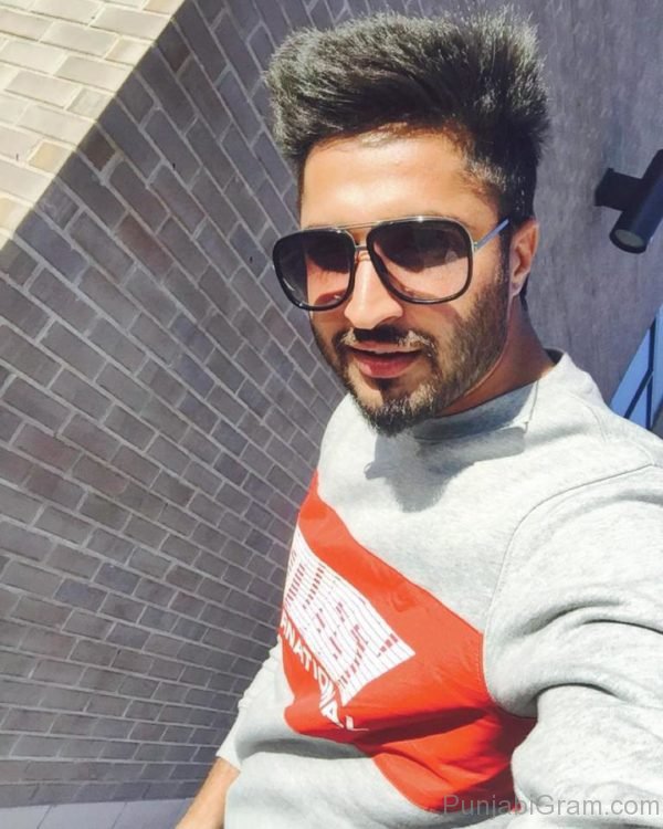 Pic Of Jassi Gill Looking Stylish-093