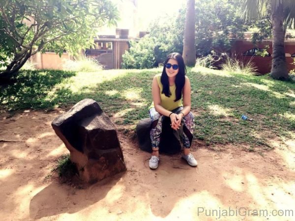 Pic Of Punjabi Actress Isha-121004