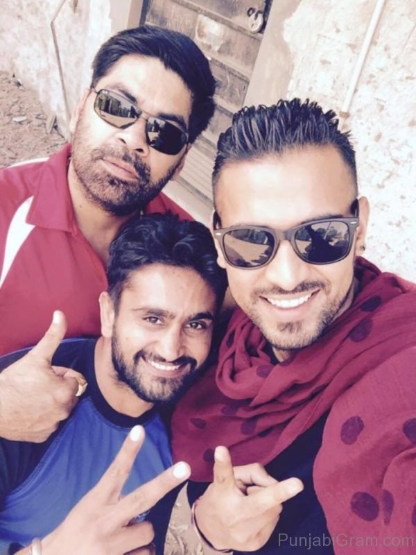 Pic of Garry sandhu with friends