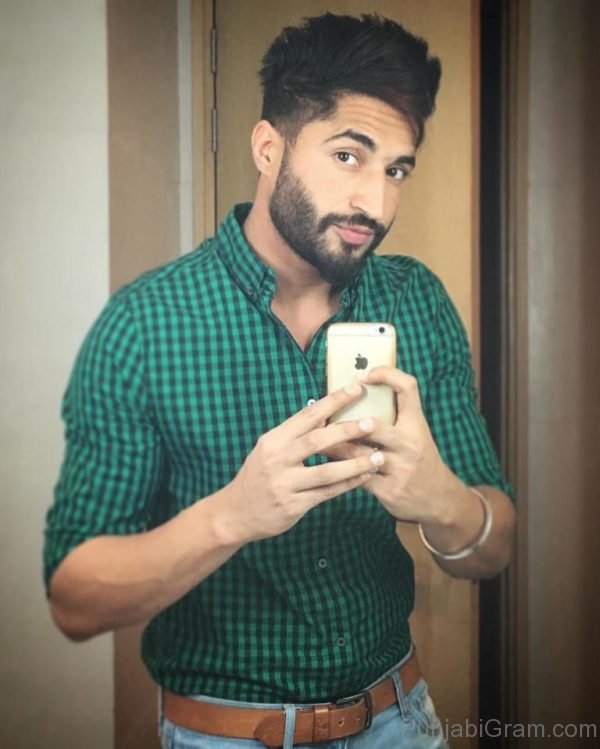 Picture Of Fashionable Jassi Gill-246