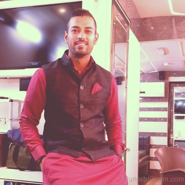 Picture Of Garry Sandhu Looking  Elegant-255