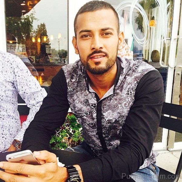 Picture Of Smart Garry Sandhu-330