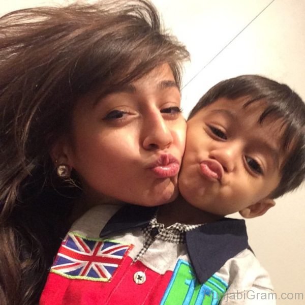 Priyal With Kid-774