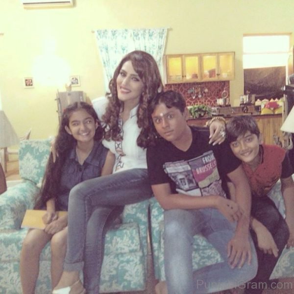 Sudeepa Singh Sitting On Soffa With Kids-019