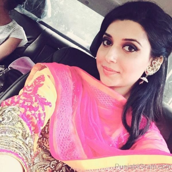 Image Of Nimrat Khaira Looking Elegant