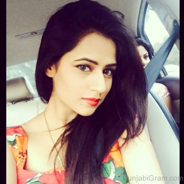 Image Of Oshin Brar Looking Gorgeous 047