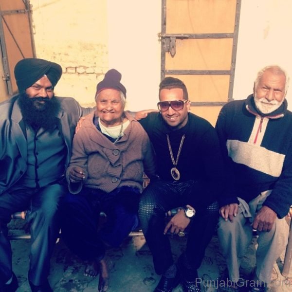 Photo Of Jazzy B 620